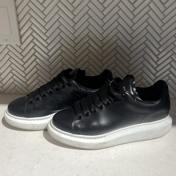 Alexander McQueen Sneakers - Picture 3 of 5